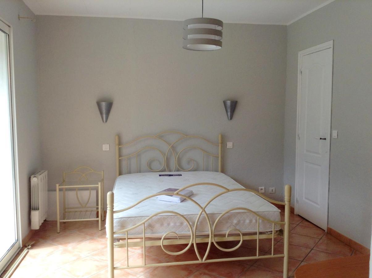 Charmant Appartement A Le Muy Avec Terrasse Et Jardin Екстер'єр фото