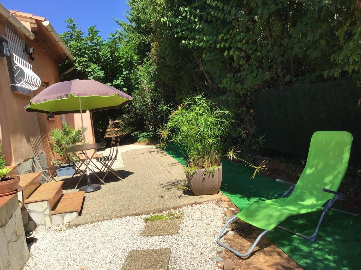 Charmant Appartement A Le Muy Avec Terrasse Et Jardin Екстер'єр фото