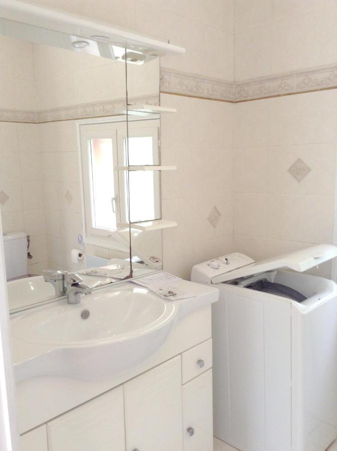 Charmant Appartement A Le Muy Avec Terrasse Et Jardin Екстер'єр фото